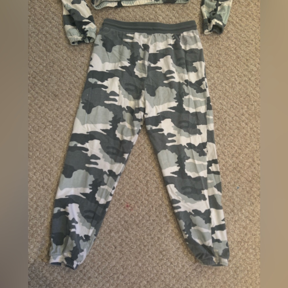 Wild Fable 2-Piece Set (top- medium, bottom- small) - Picture 7 of 8